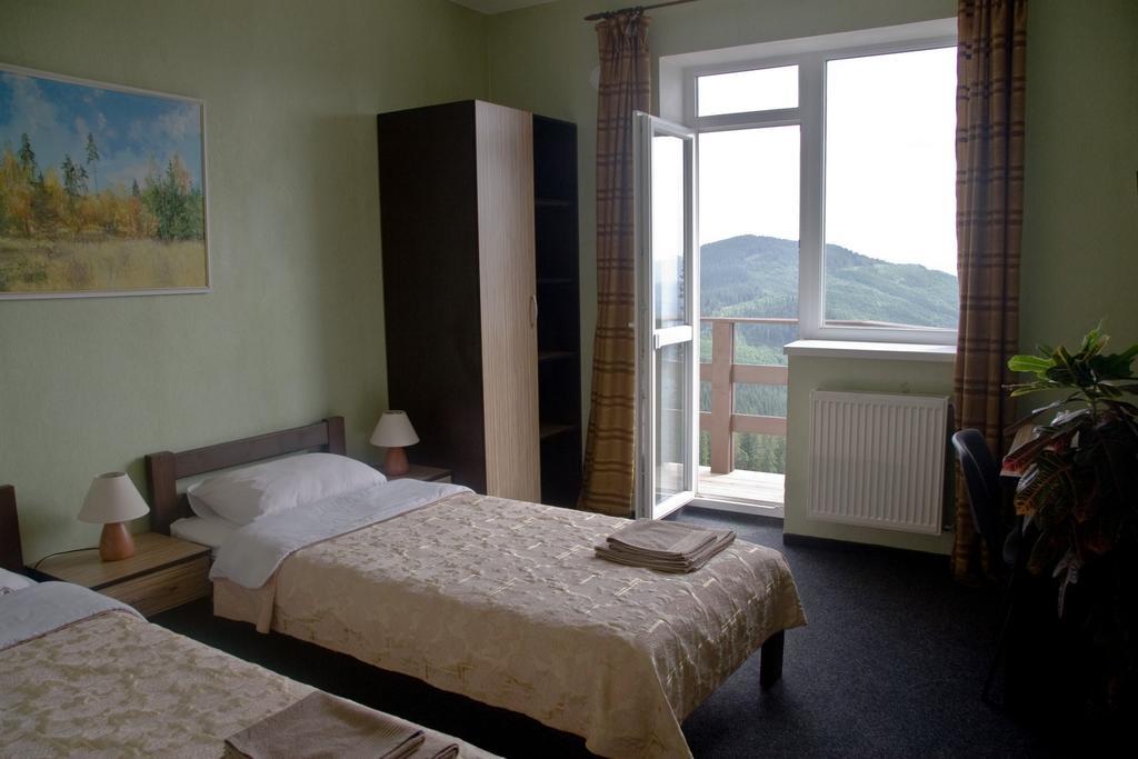 Pik Hotel Dragobrat Exteriör bild